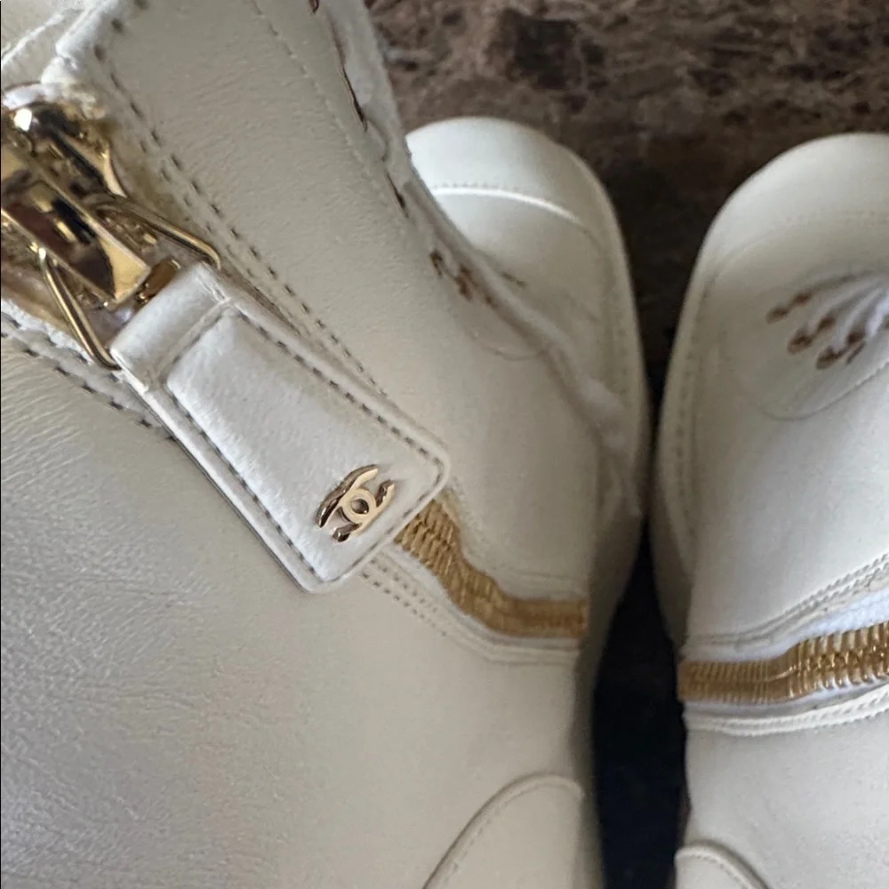 Chanel 24c white lambskin quilted wedge combat boot bootie sz 39